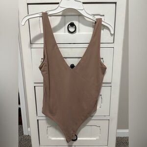 Aritzia Babaton blush-taupe V-neck bodysuit